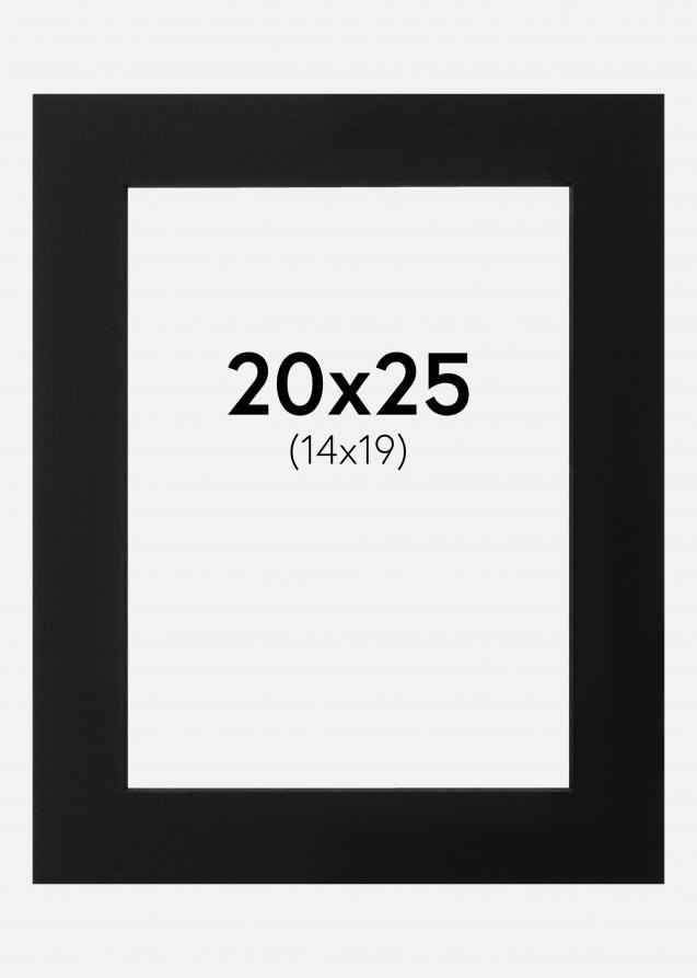 Passepartout Schwarz (schwarzer Kern) 20x25 cm (14x19)