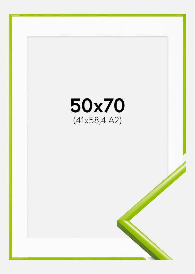 Rahmen New Lifestyle May Green 50x70 cm - Passepartout Weiß 42x59,4 cm