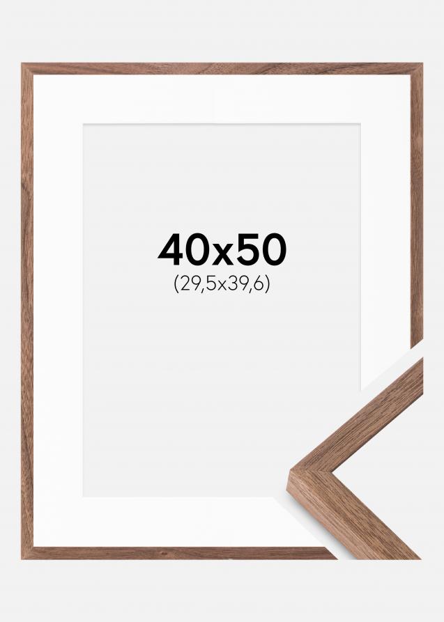 Rahmen Soul Walnut Veneer 40x50 cm - Passepartout Weiß 12x16 inches