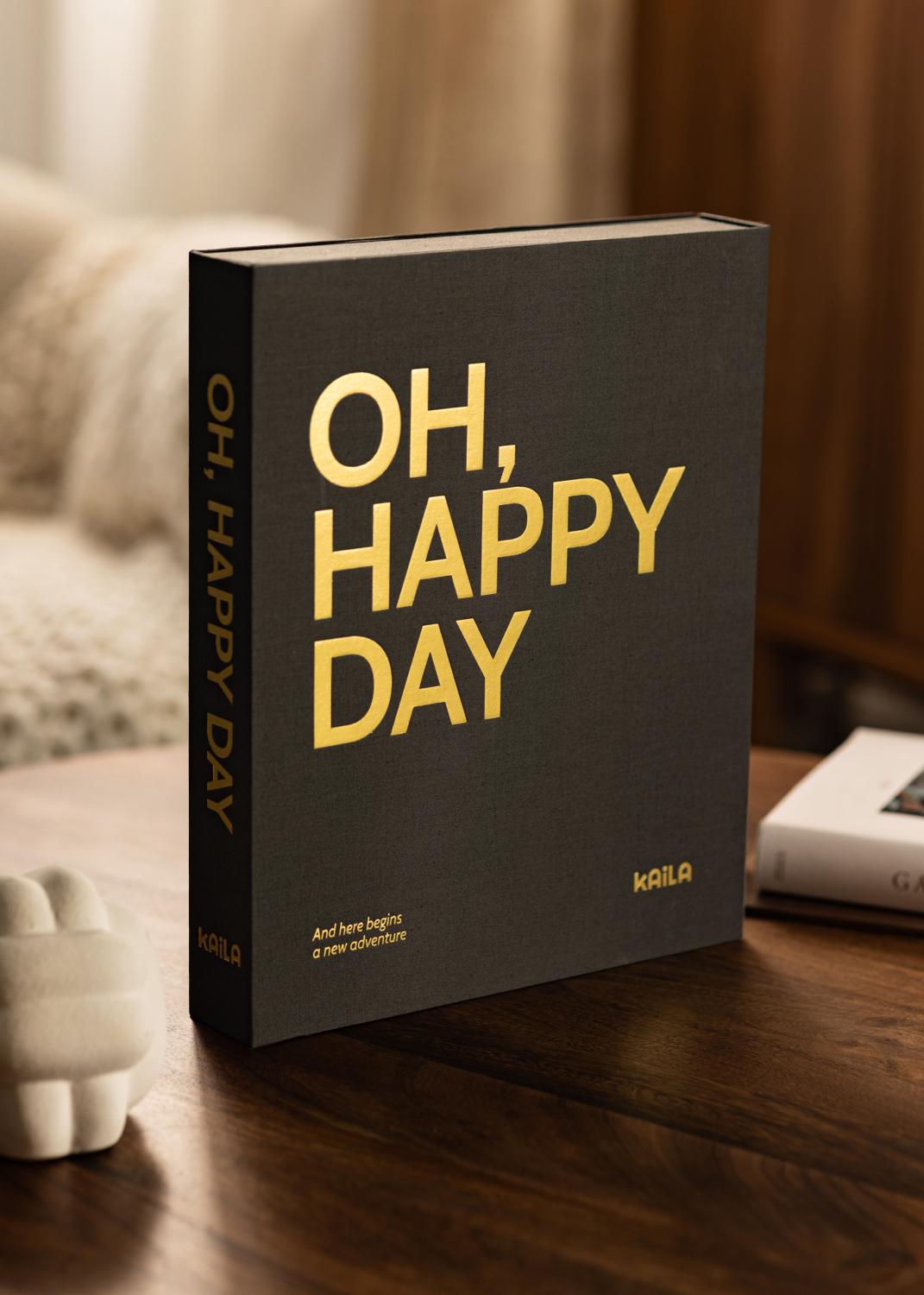 Product Image for KAILA OH HAPPY DAY Black - Coffee Table Photo Album (60 Schwarze Seiten)