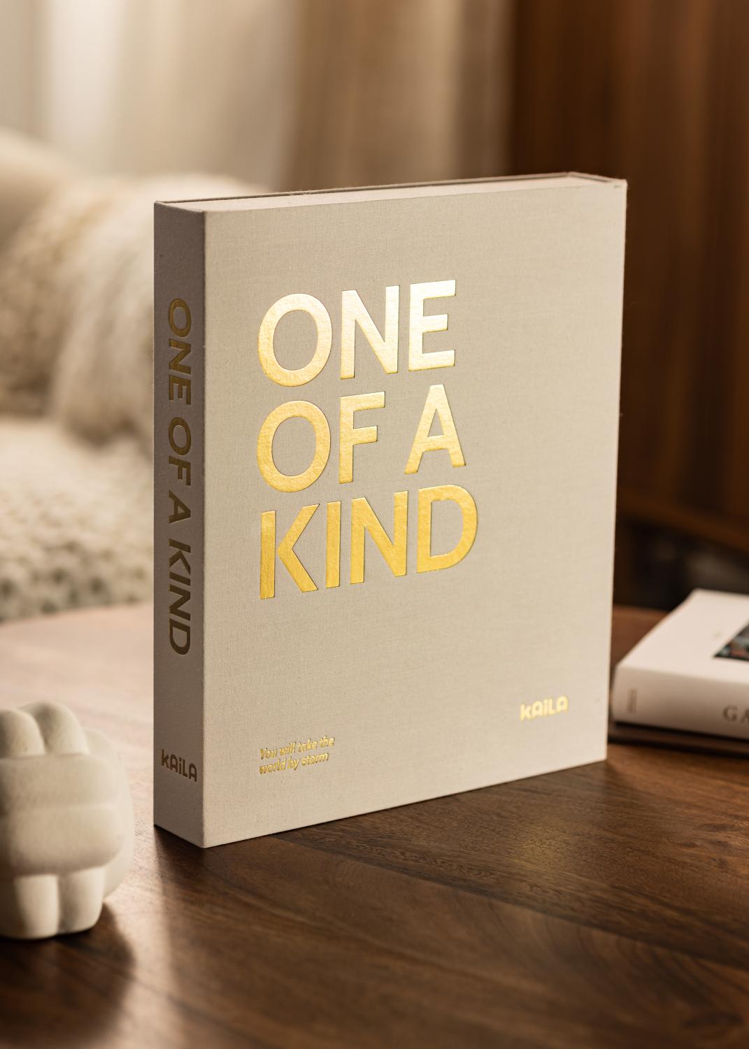 Product Image for KAILA ONE OF A KIND Creme - Coffee Table Photo Album (60 Schwarze Seiten)