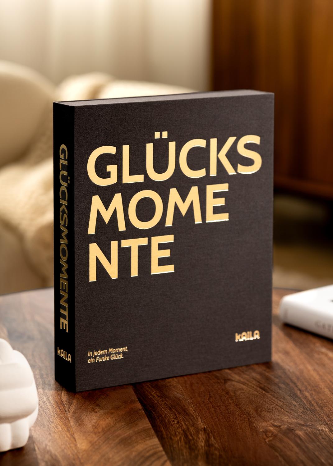 Product Image for KAILA GLÜCKSMOMENTE Black - Coffee Table Photo Album (60 Schwarze Seiten)
