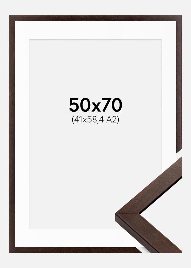 Rahmen Selection Walnuss 50x70 cm - Passepartout Weiß 42x59,4 cm (A2)