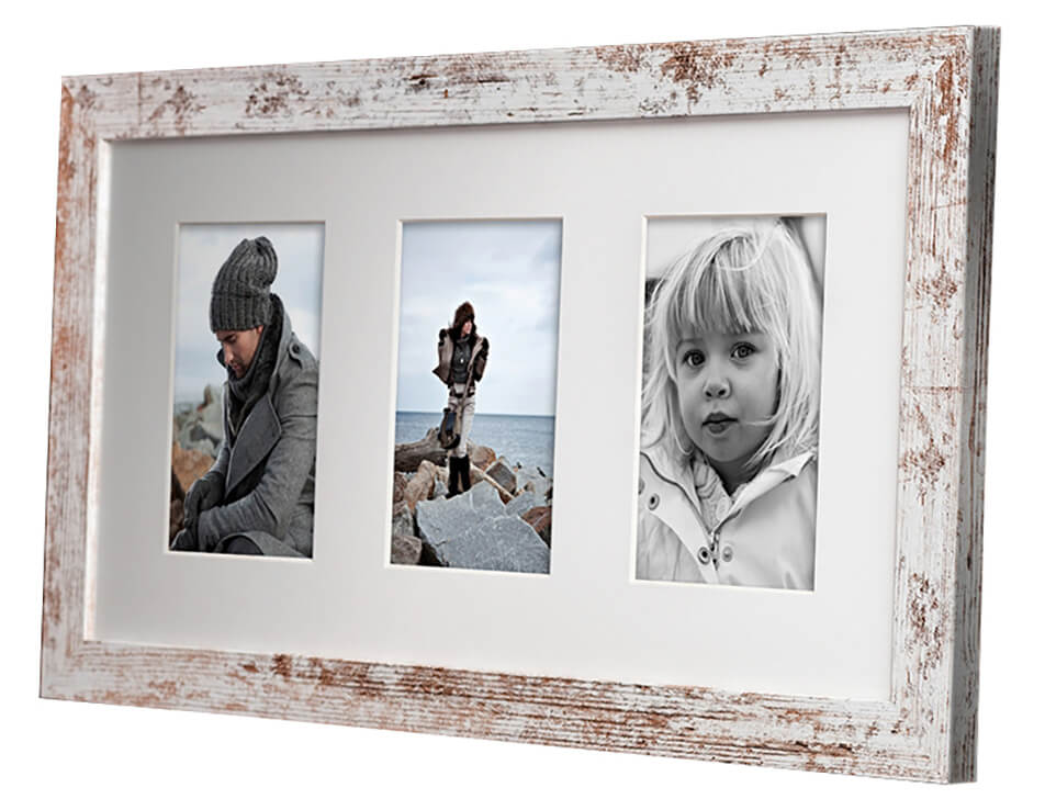 Collagerahmen in rustikalerem Stil mit drei Fotos einer Familie draußen am Wasser